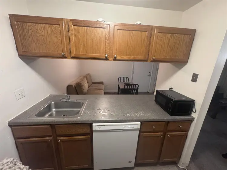 Looking for a Roommate – Furnished
