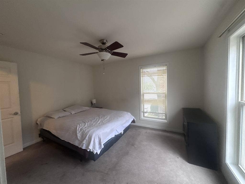 Looking for a Roommate – Furnished