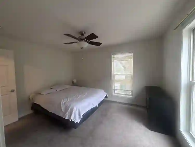 Looking for a Roommate – Furnished