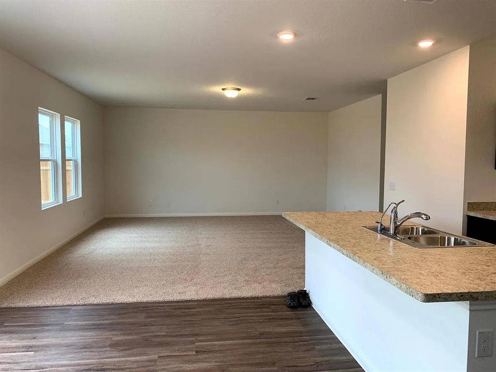5 BR in Kyle