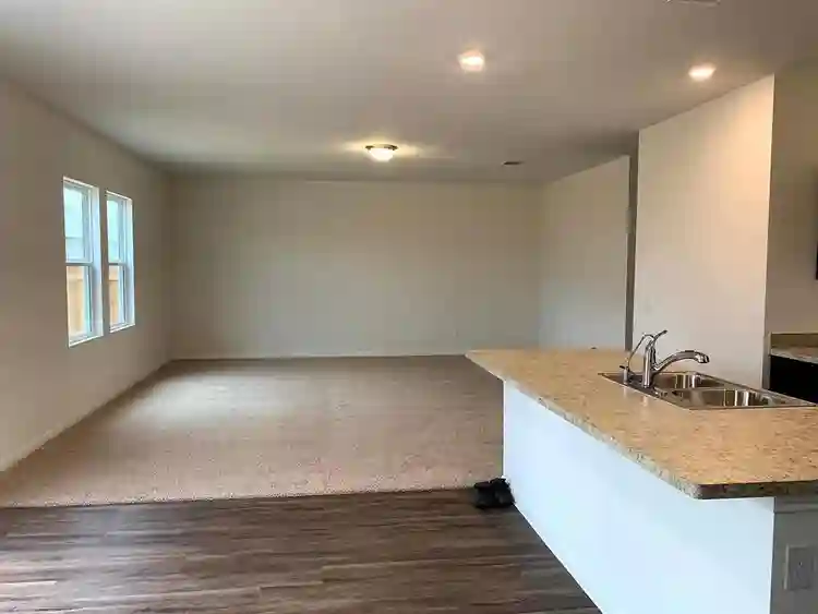 5 BR in Kyle