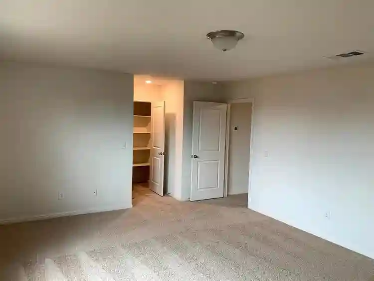 5 BR in Kyle