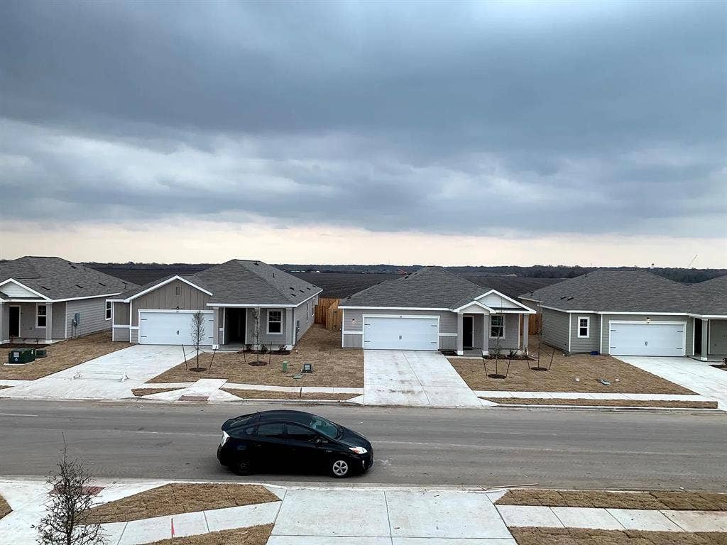 5 BR in Kyle