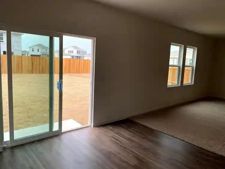 5 BR in Kyle