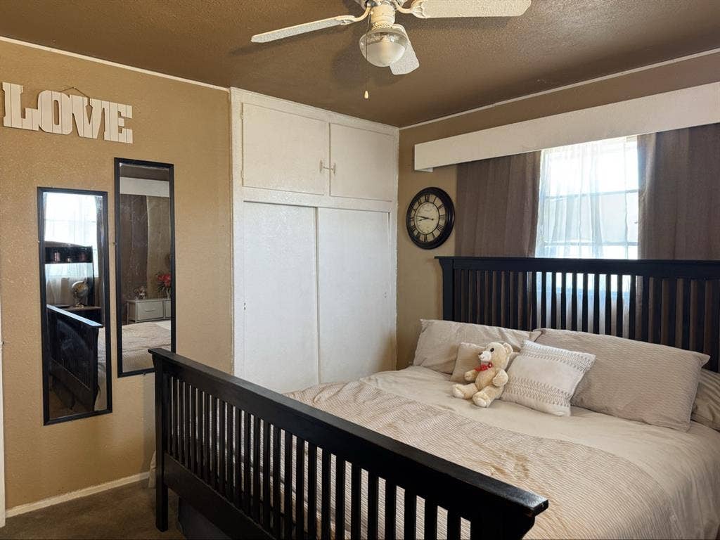 Furnished bedroom near Disney