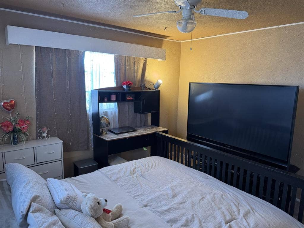 Furnished bedroom near Disney