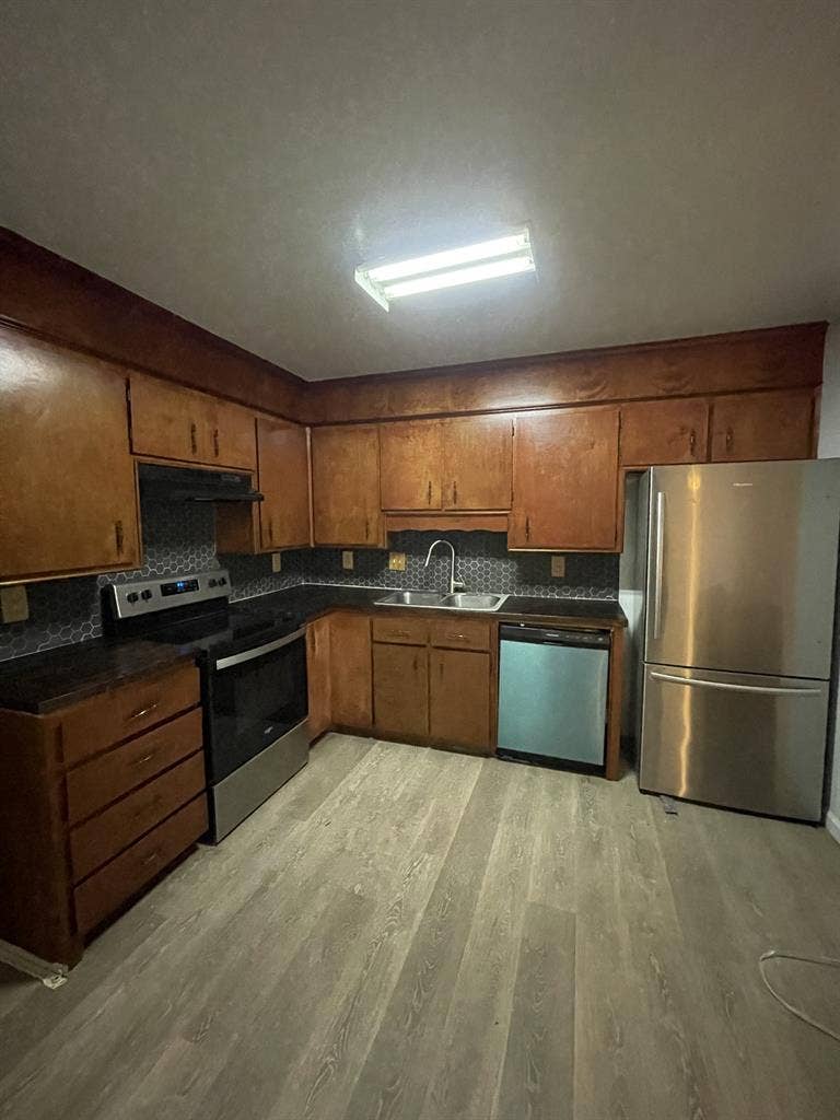 Prvt. Suite - Kitchen Bathroom W/D