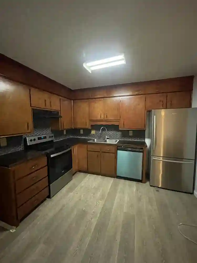 Prvt. Suite - Kitchen Bathroom W/D