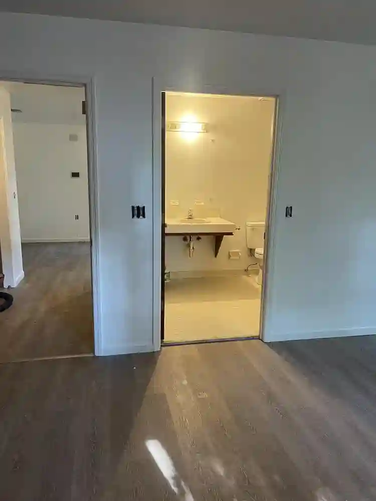 Prvt. Suite - Kitchen Bathroom W/D