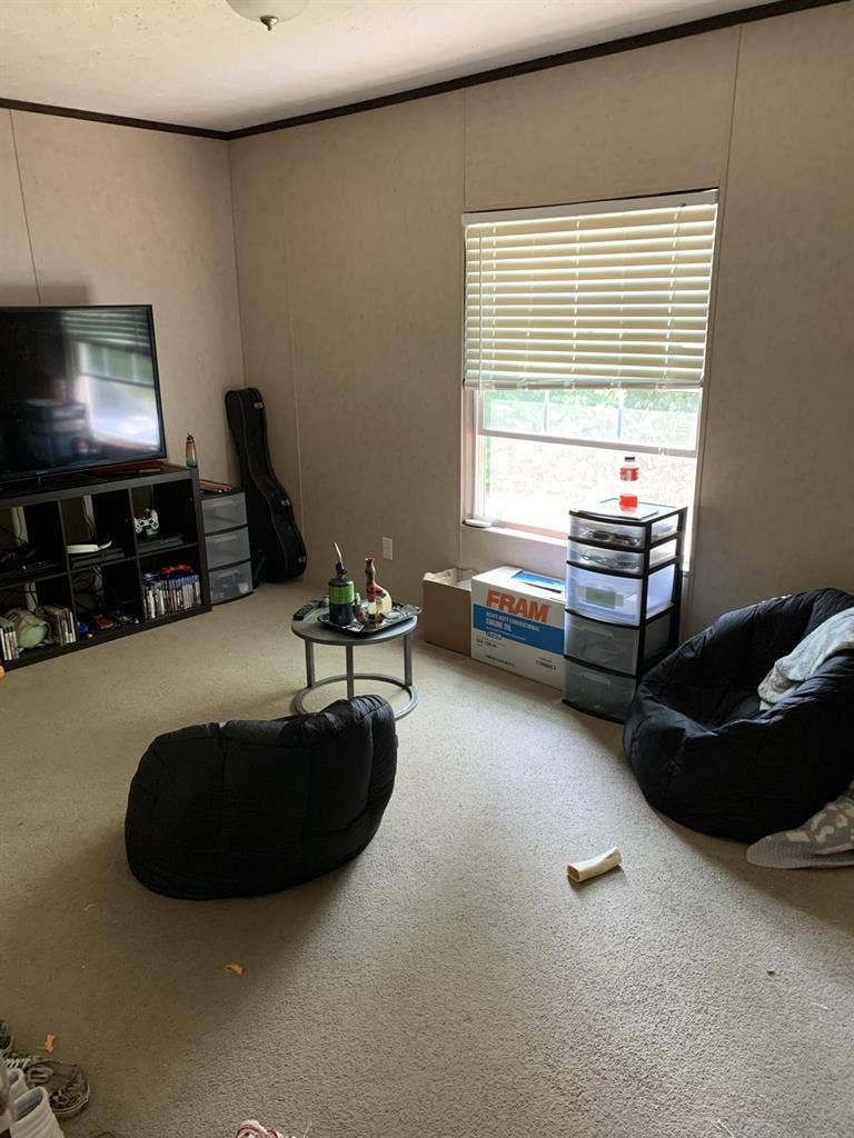 ROOMATE NEEDED