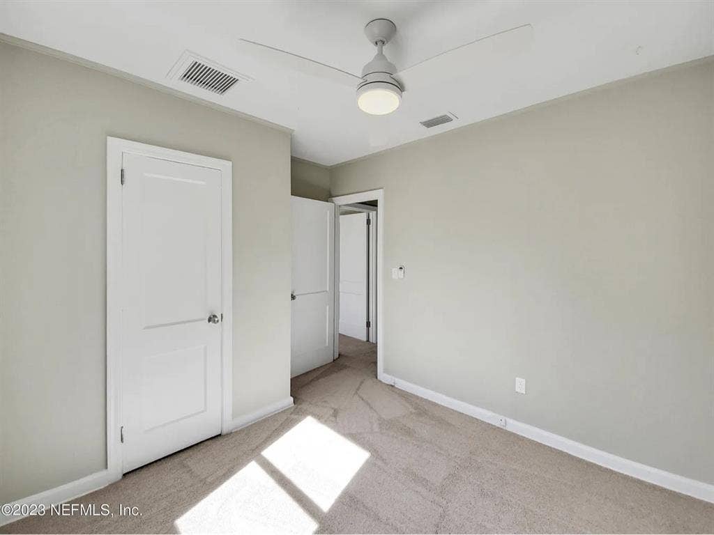 Historic 2 bd | xtra large backyard
