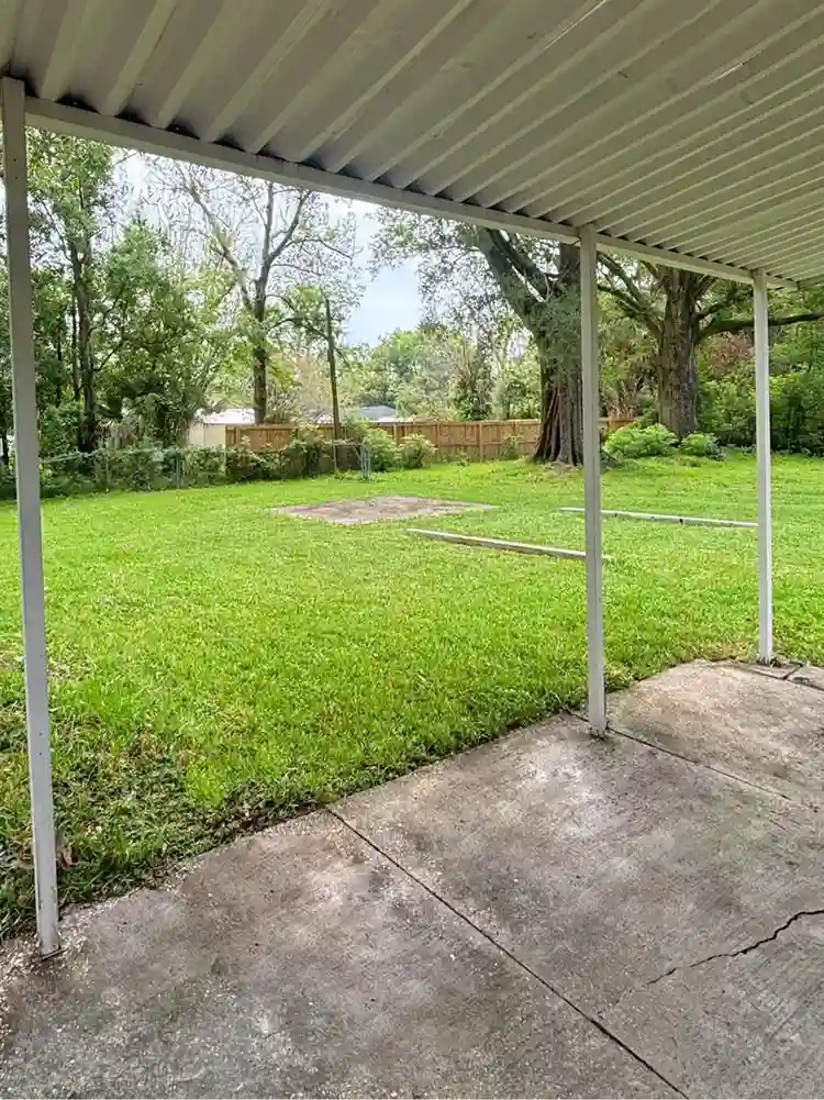 Historic 2 bd | xtra large backyard