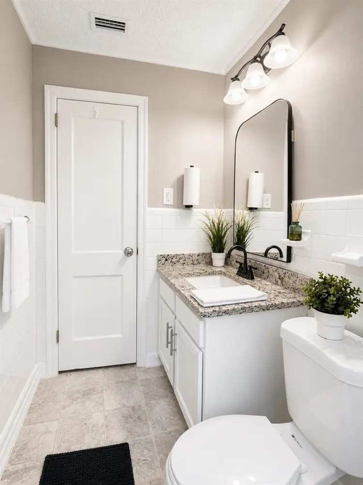 Historic 2 bd | xtra large backyard