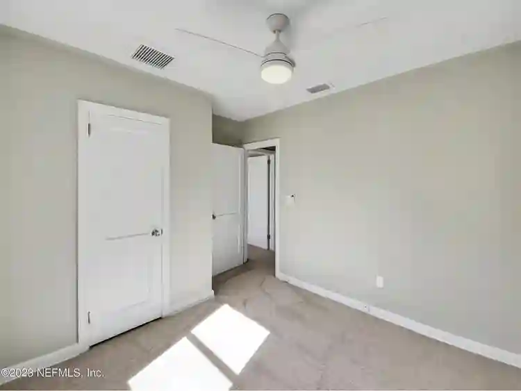 Historic 2 bd | xtra large backyard