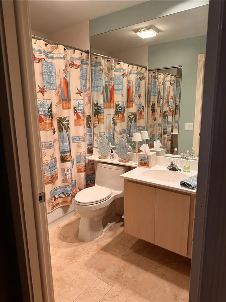 Private furnished en suite