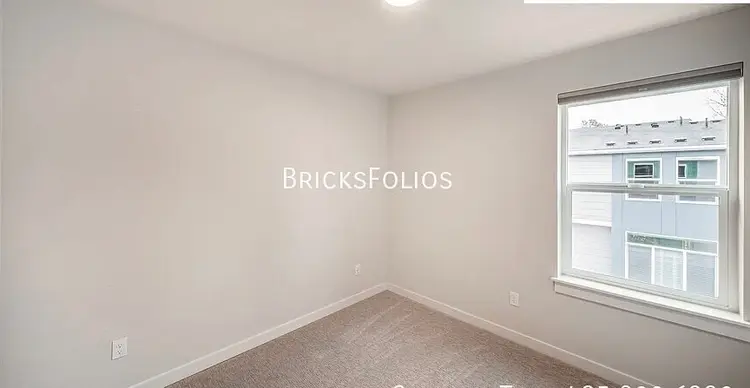 Looking for roomates!!