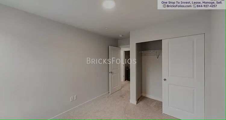 Looking for roomates!!