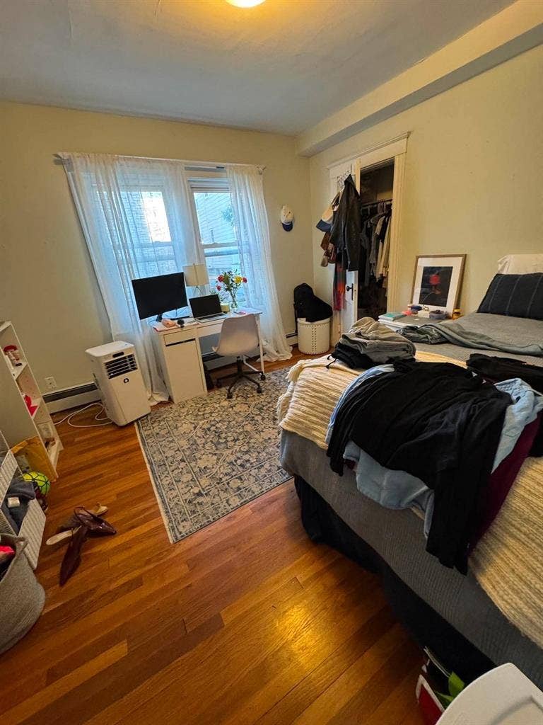 Seeking roommates, 4 bd 2 bath