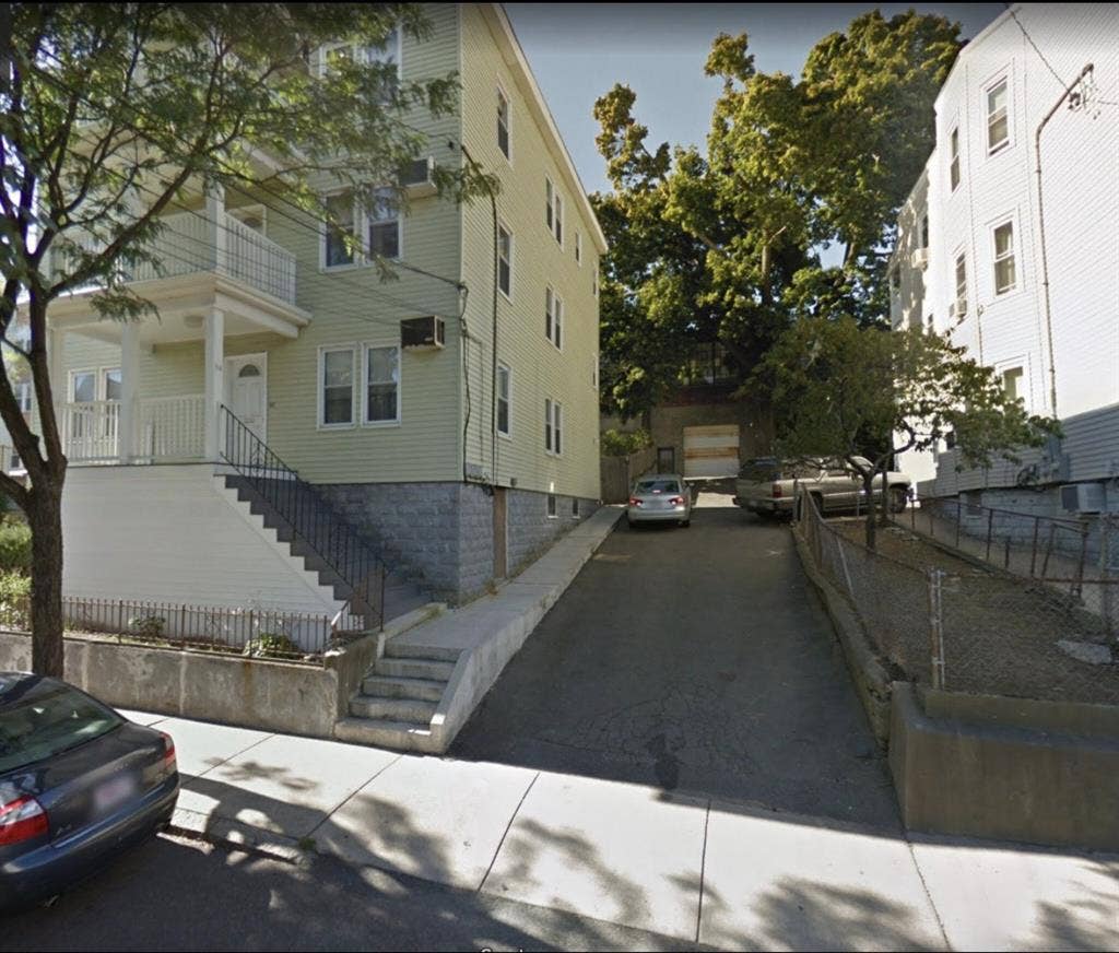 Seeking roommates, 4 bd 2 bath