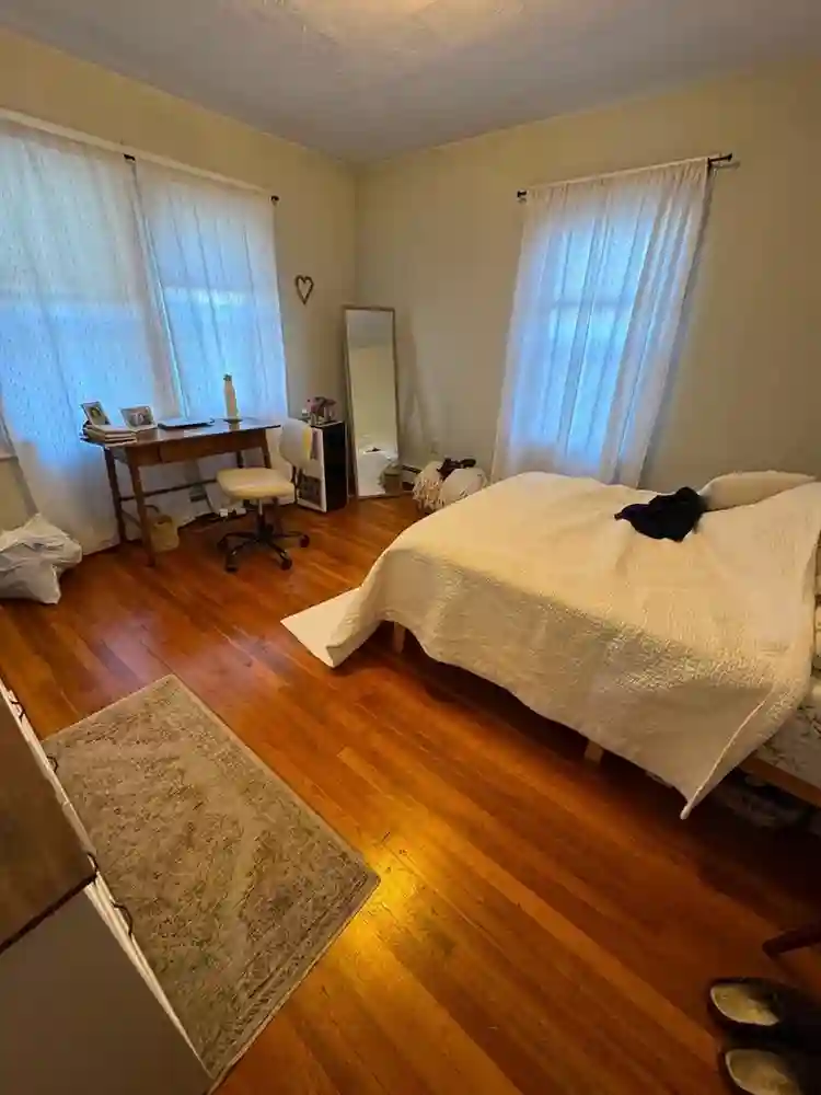 Seeking roommates, 4 bd 2 bath