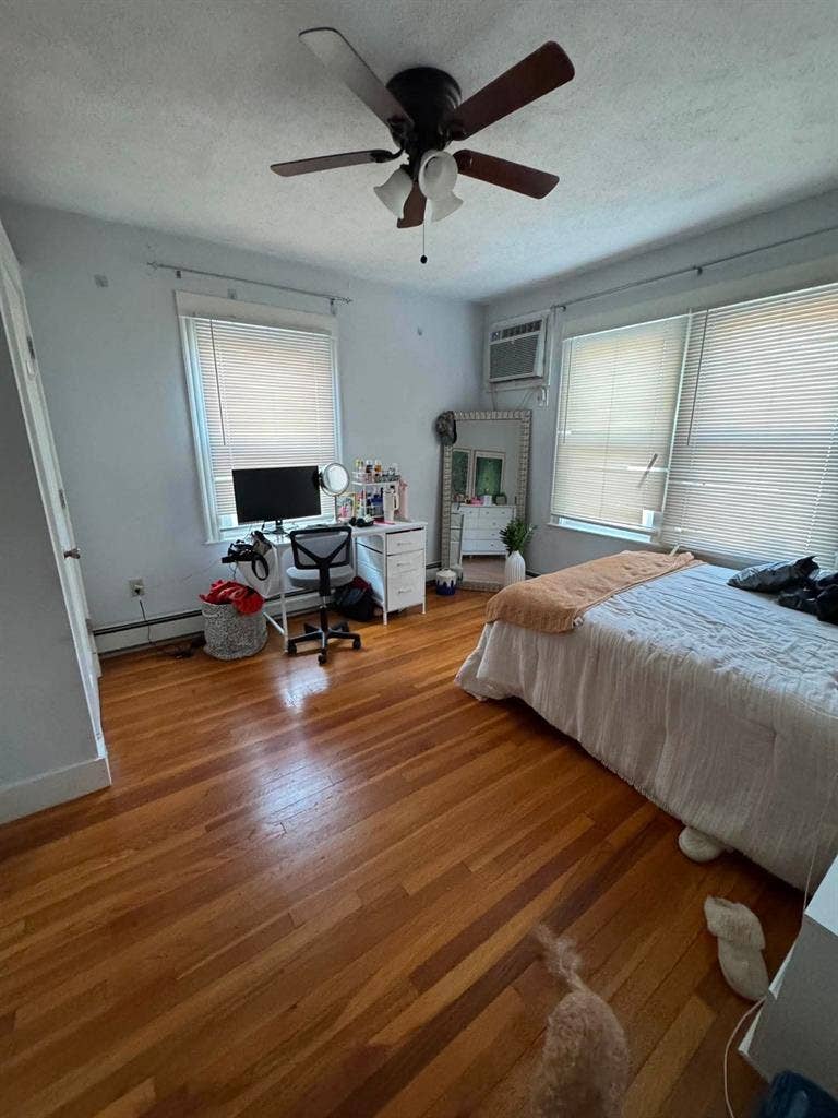 Seeking roommates, 4 bd 2 bath