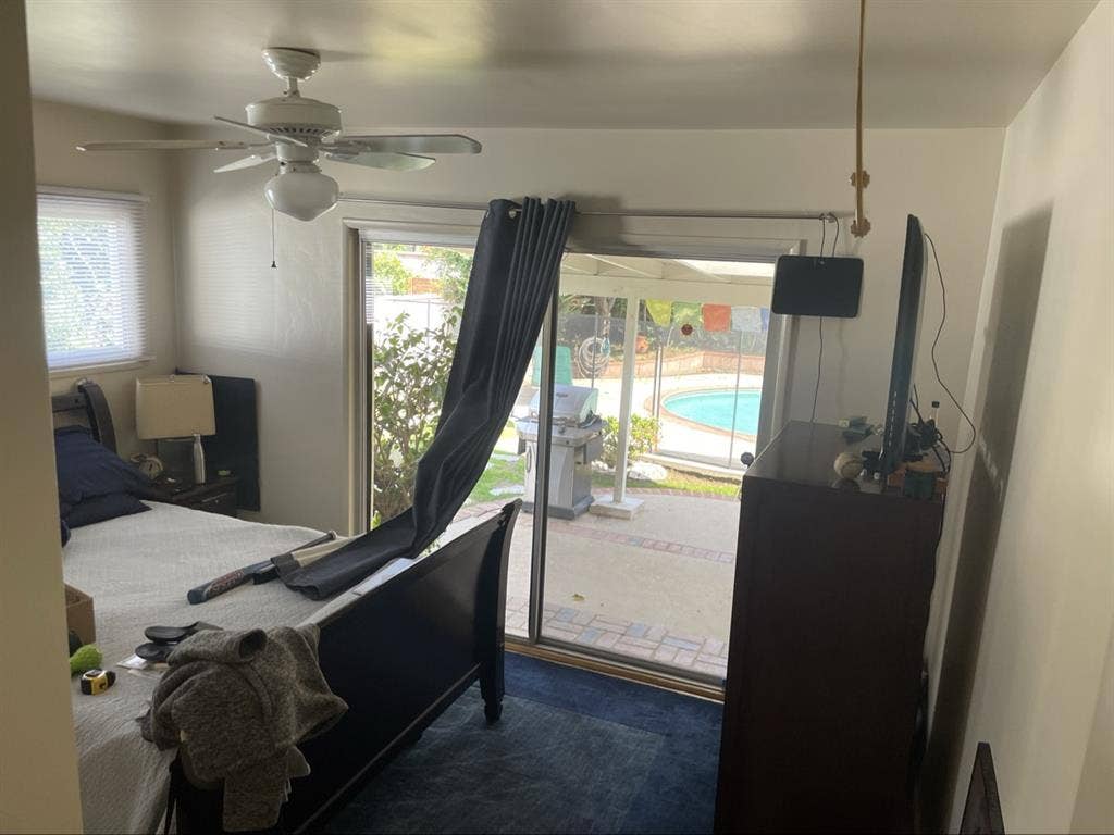 Share a house with Pool $1400