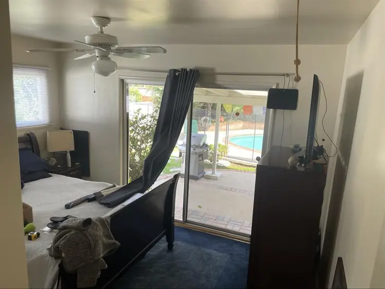 Share a house with Pool $1400