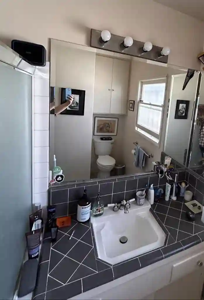 Share a house with Pool $1400