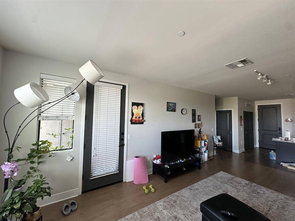 Sublease- 2B2B near Chandler mall