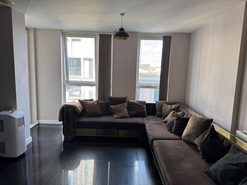 Flat near station