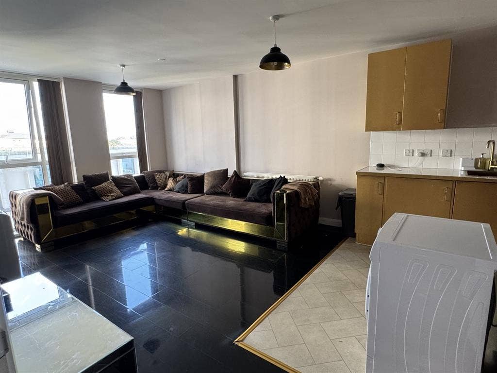 Flat near station