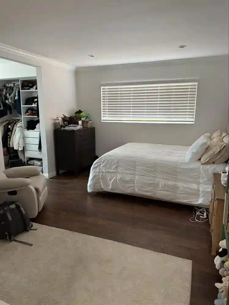 Spacious master bedroom for rentt