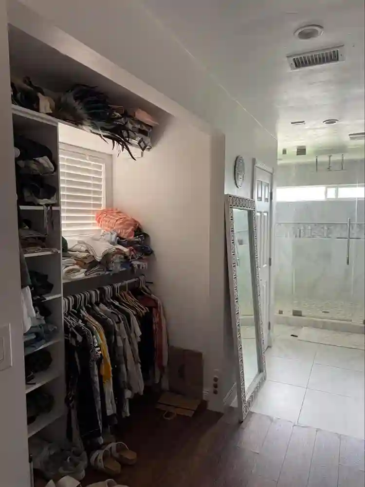 Spacious master bedroom for rentt