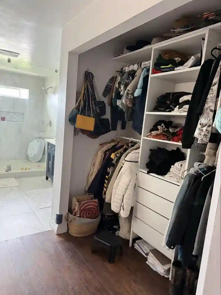 Spacious master bedroom for rentt