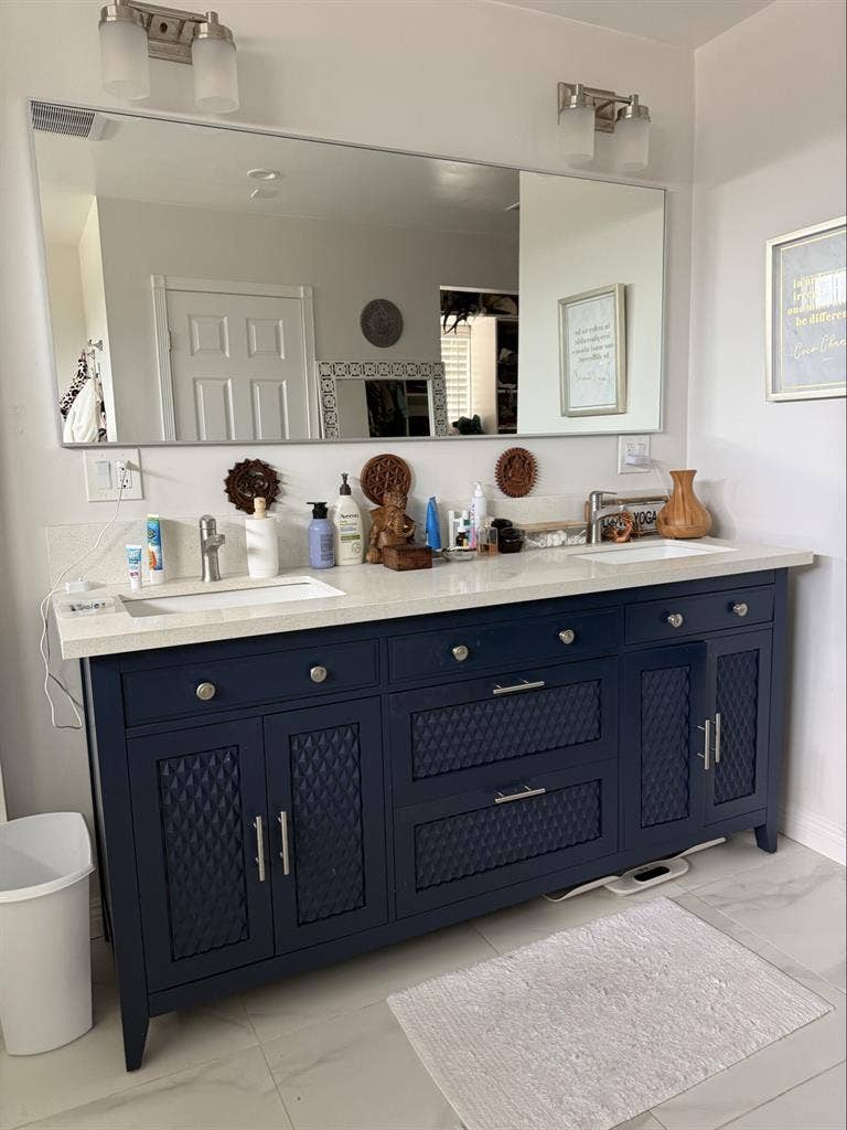 Spacious master bedroom for rentt