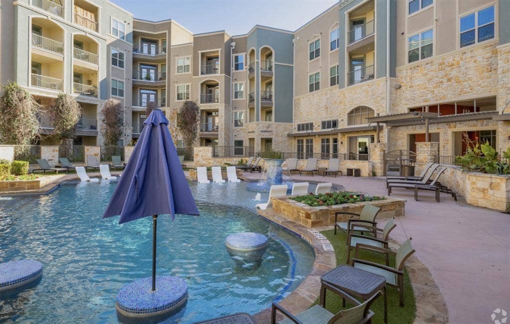 $1000 3-6 month short term Roomate