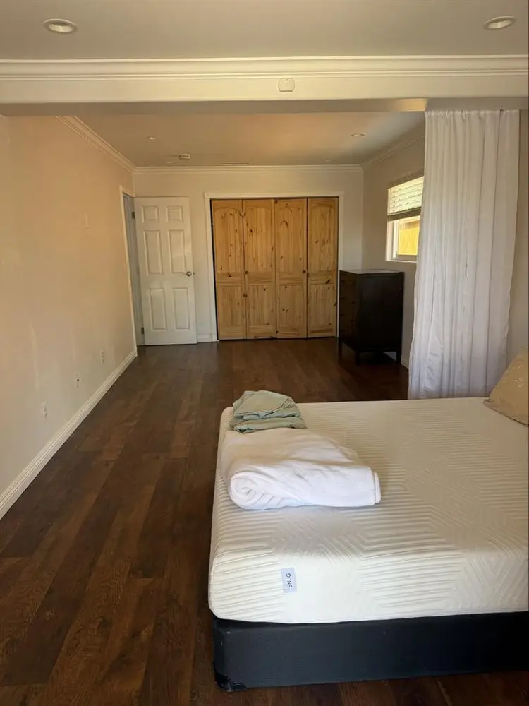 Large bedroom for rent