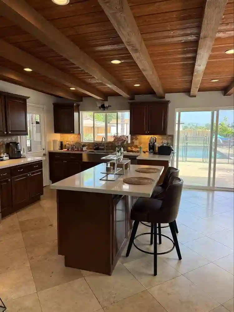 Large bedroom for rent