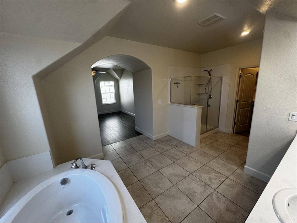 Master Bed/Bath Roseville Blue Oaks