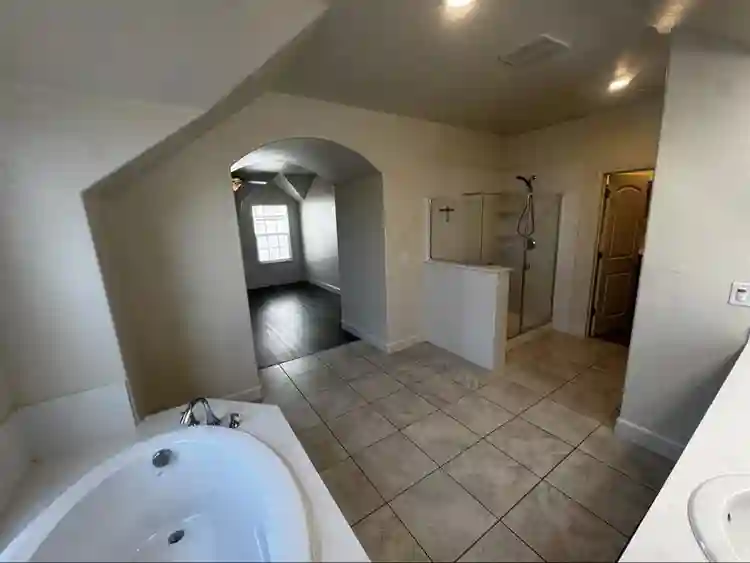 Master Bed/Bath Roseville Blue Oaks