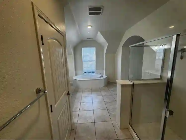Master Bed/Bath Roseville Blue Oaks