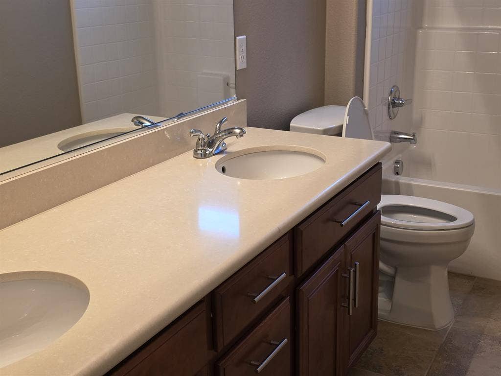 Large bedroom & bathroom for rent
