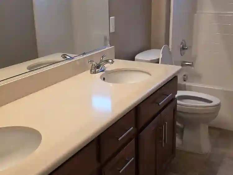 Large bedroom & bathroom for rent