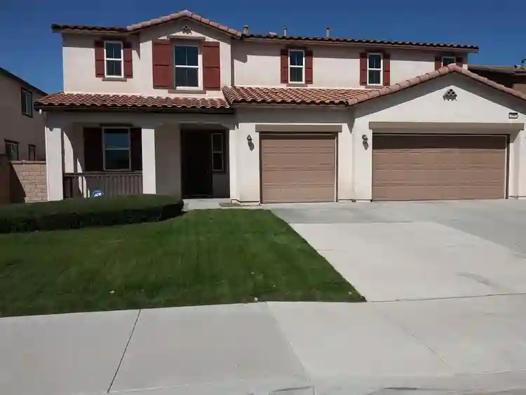 Large bedroom & bathroom for rent