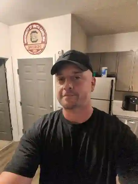 Big room/ bathroom/ and closet comb