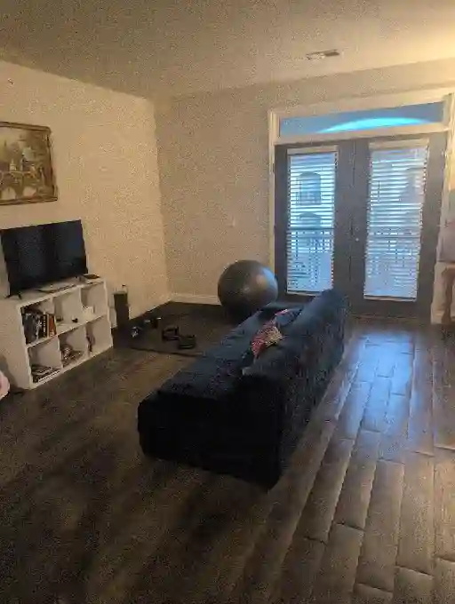 Big room/ bathroom/ and closet comb