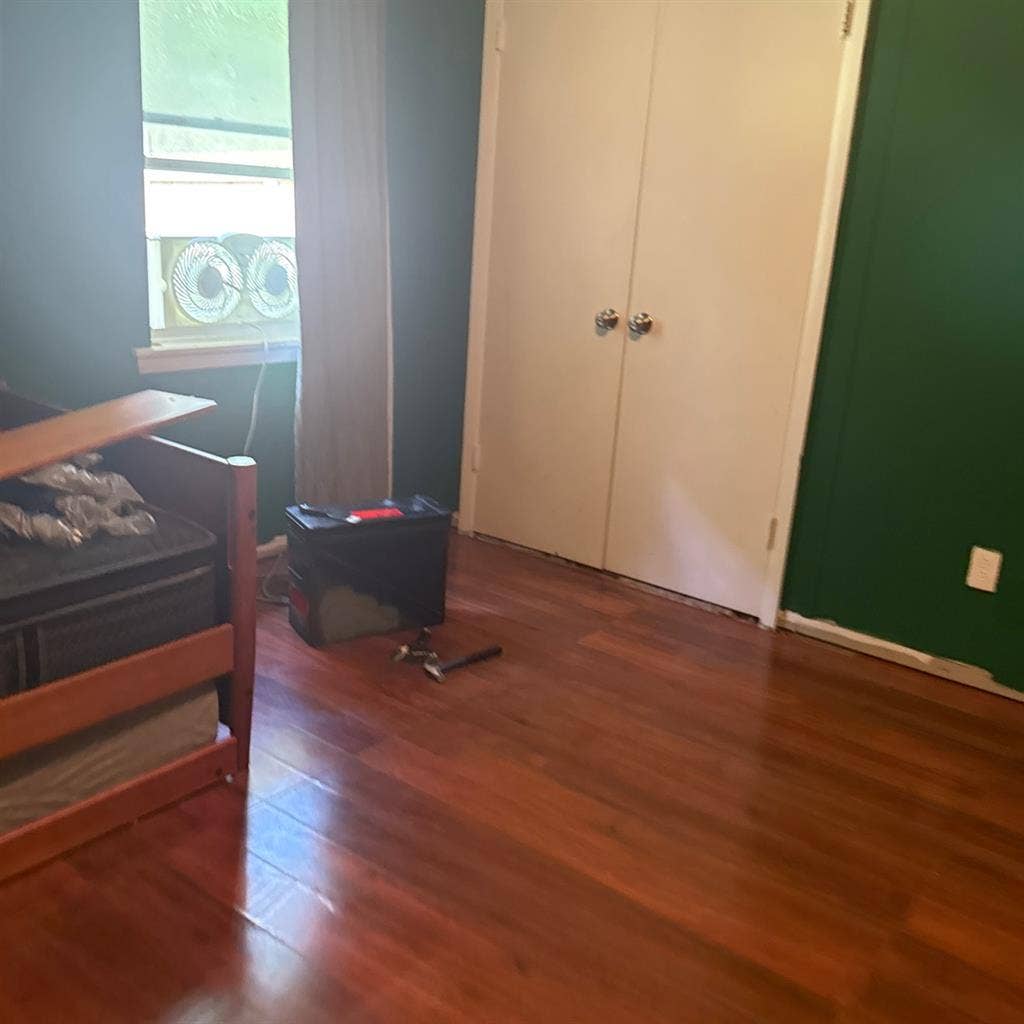 Medium room for rent