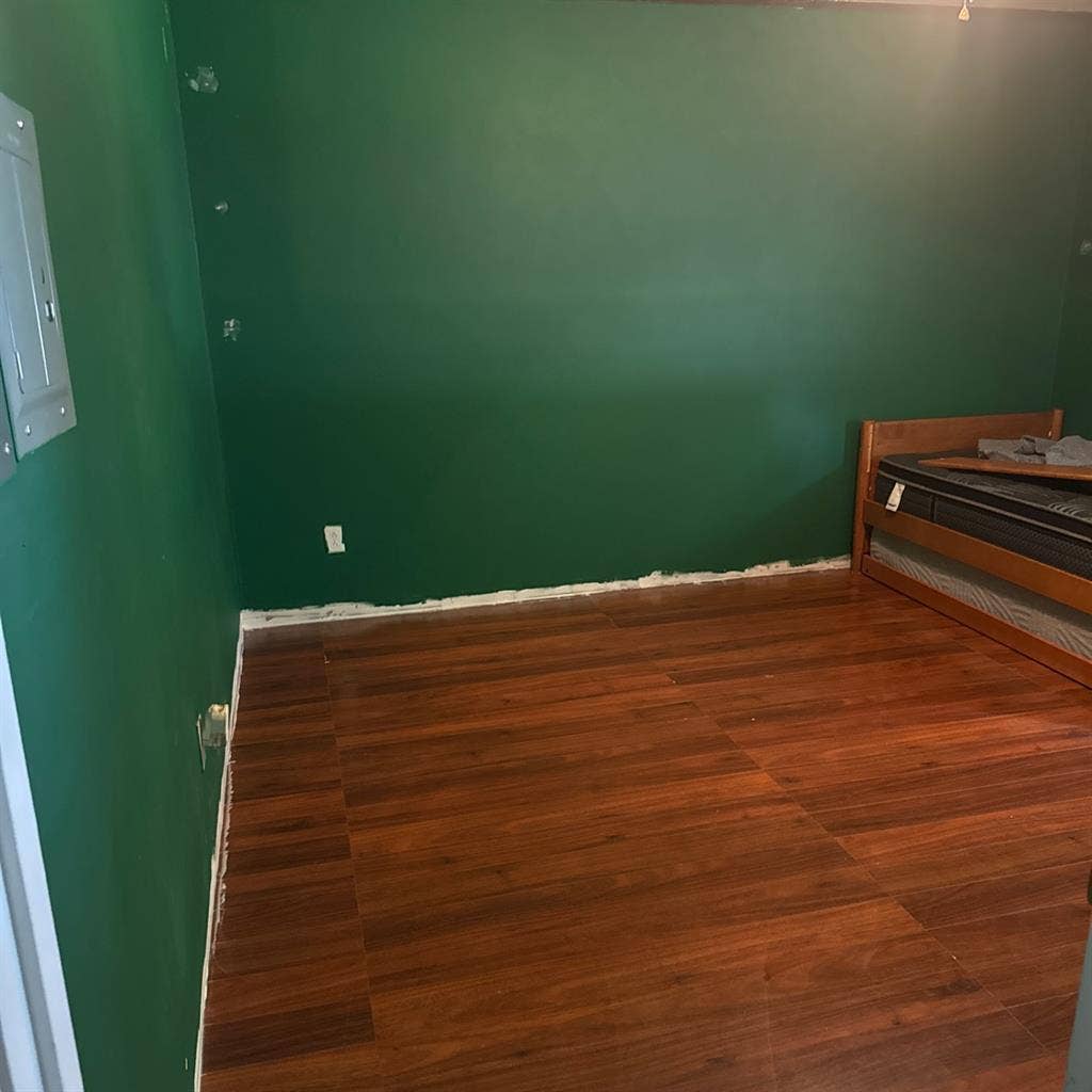 Medium room for rent
