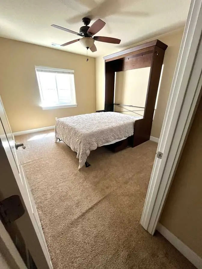 2 room bathroom private living room