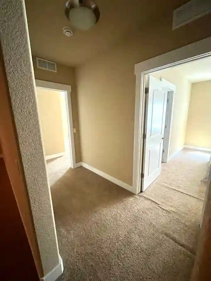 2 Bd/1 Bth + private LR for rent